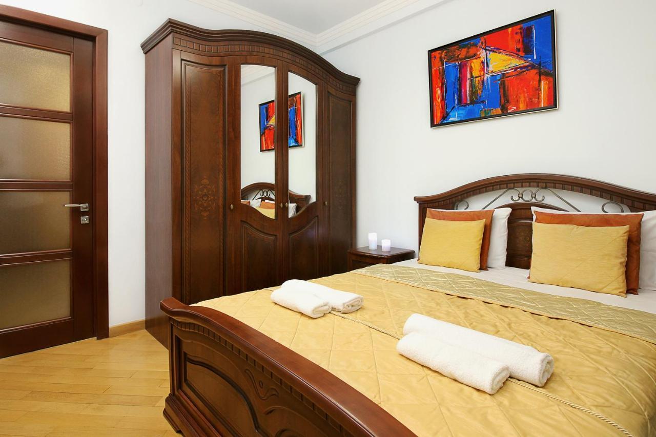 3 Bedroom Near Republic Square *