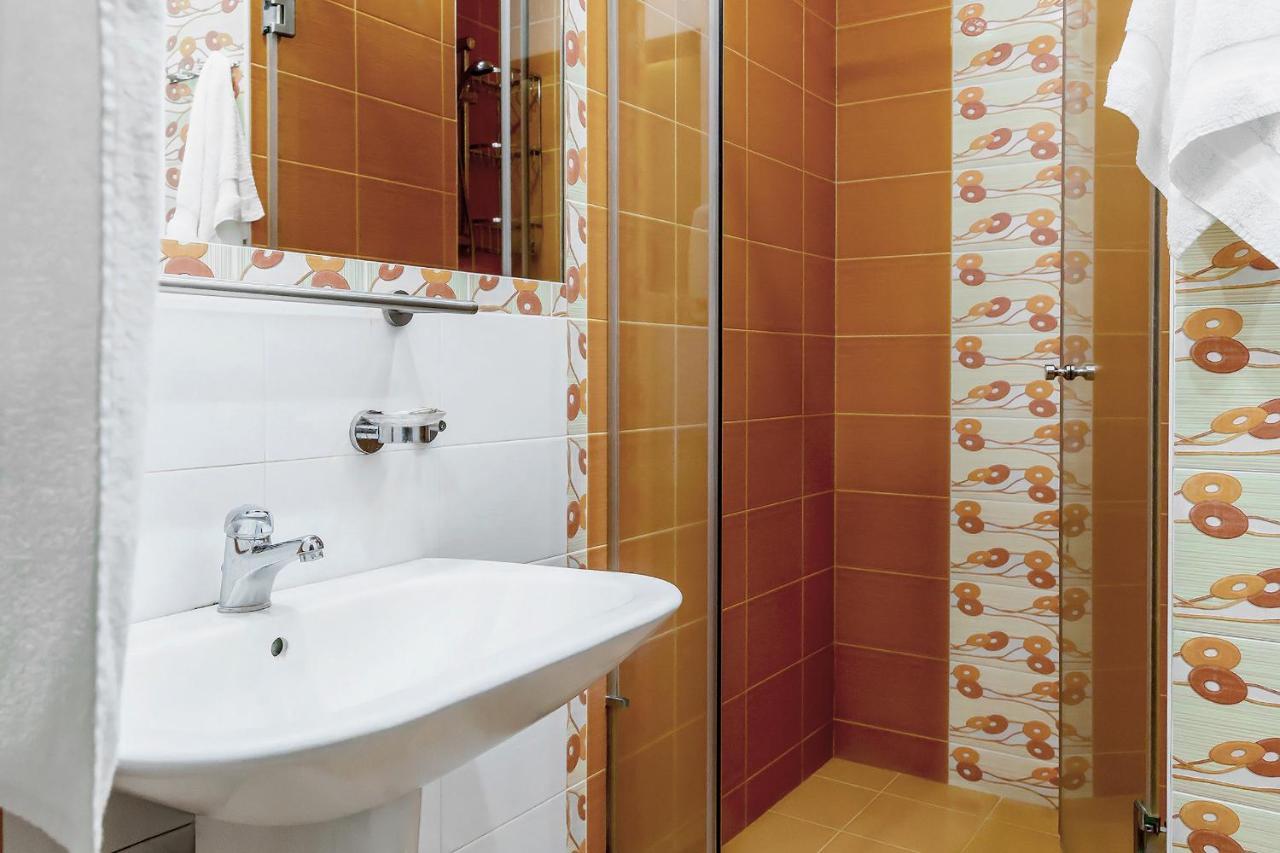 3 Bedroom Near Republic Square *